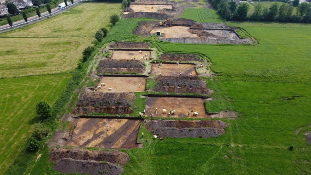 Proefsleuven in het veld